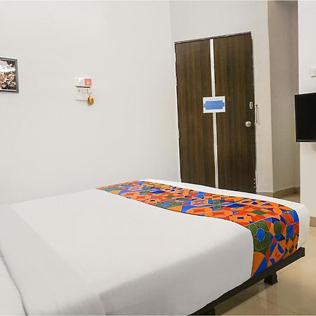 Fabhotel Aura Homes - Nr Khandoba Mandir Pimpri-Chinchwad Bagian luar foto
