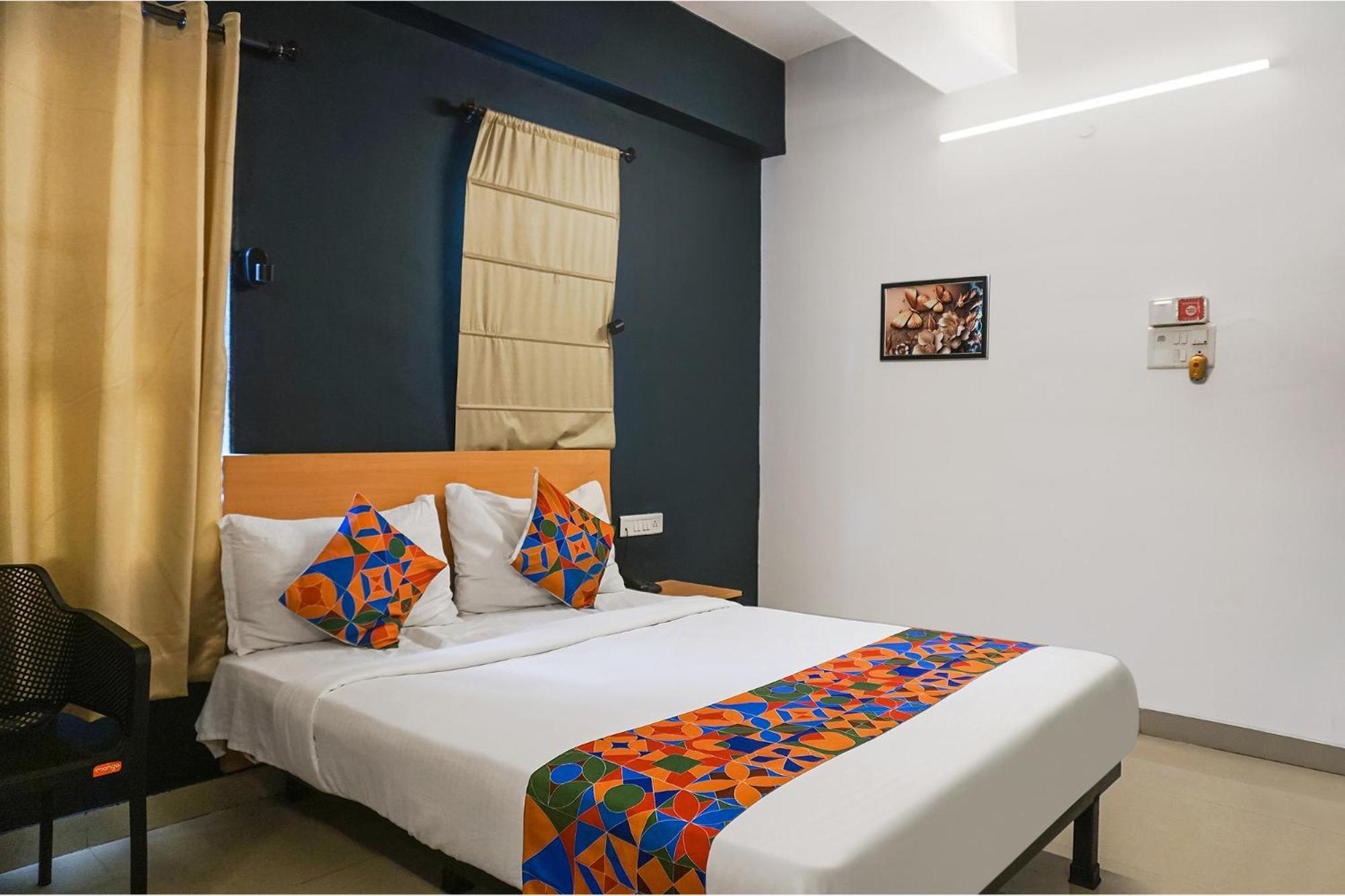 Fabhotel Aura Homes - Nr Khandoba Mandir Pimpri-Chinchwad Bagian luar foto