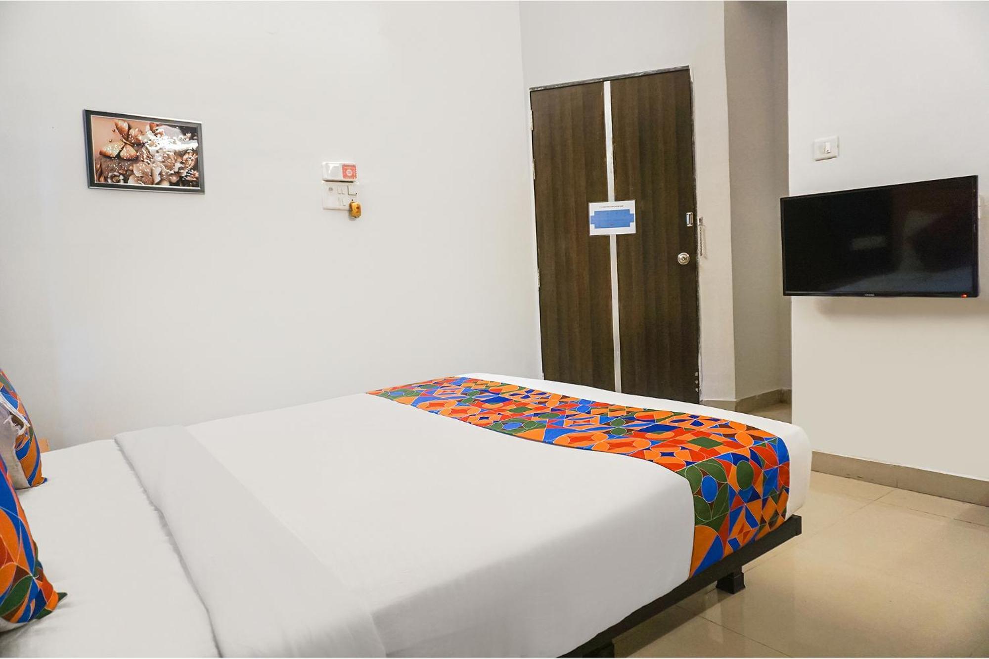 Fabhotel Aura Homes - Nr Khandoba Mandir Pimpri-Chinchwad Bagian luar foto