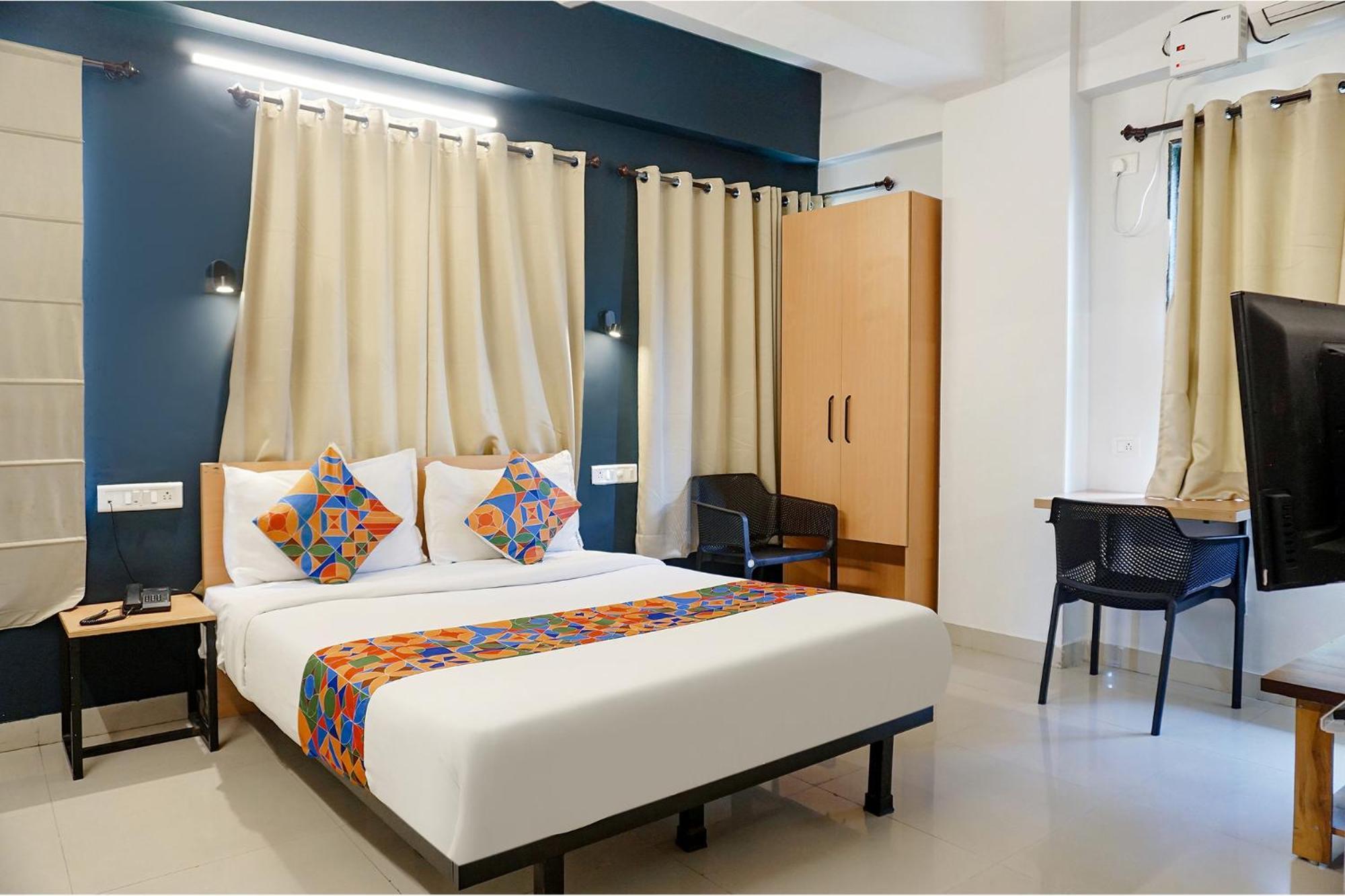 Fabhotel Aura Homes - Nr Khandoba Mandir Pimpri-Chinchwad Bagian luar foto