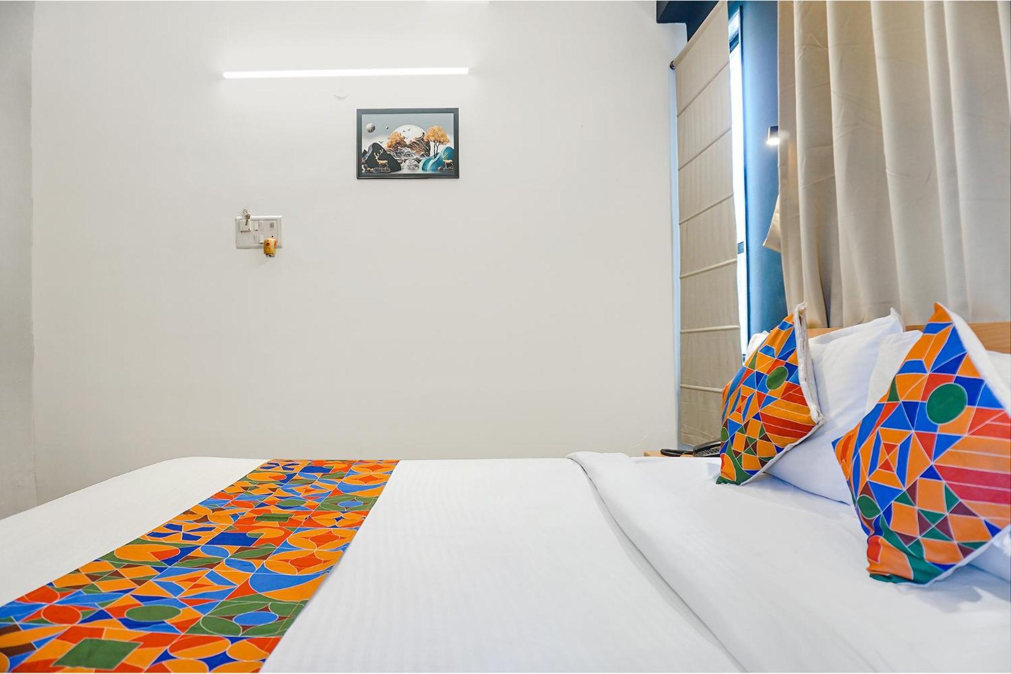 Fabhotel Aura Homes - Nr Khandoba Mandir Pimpri-Chinchwad Bagian luar foto