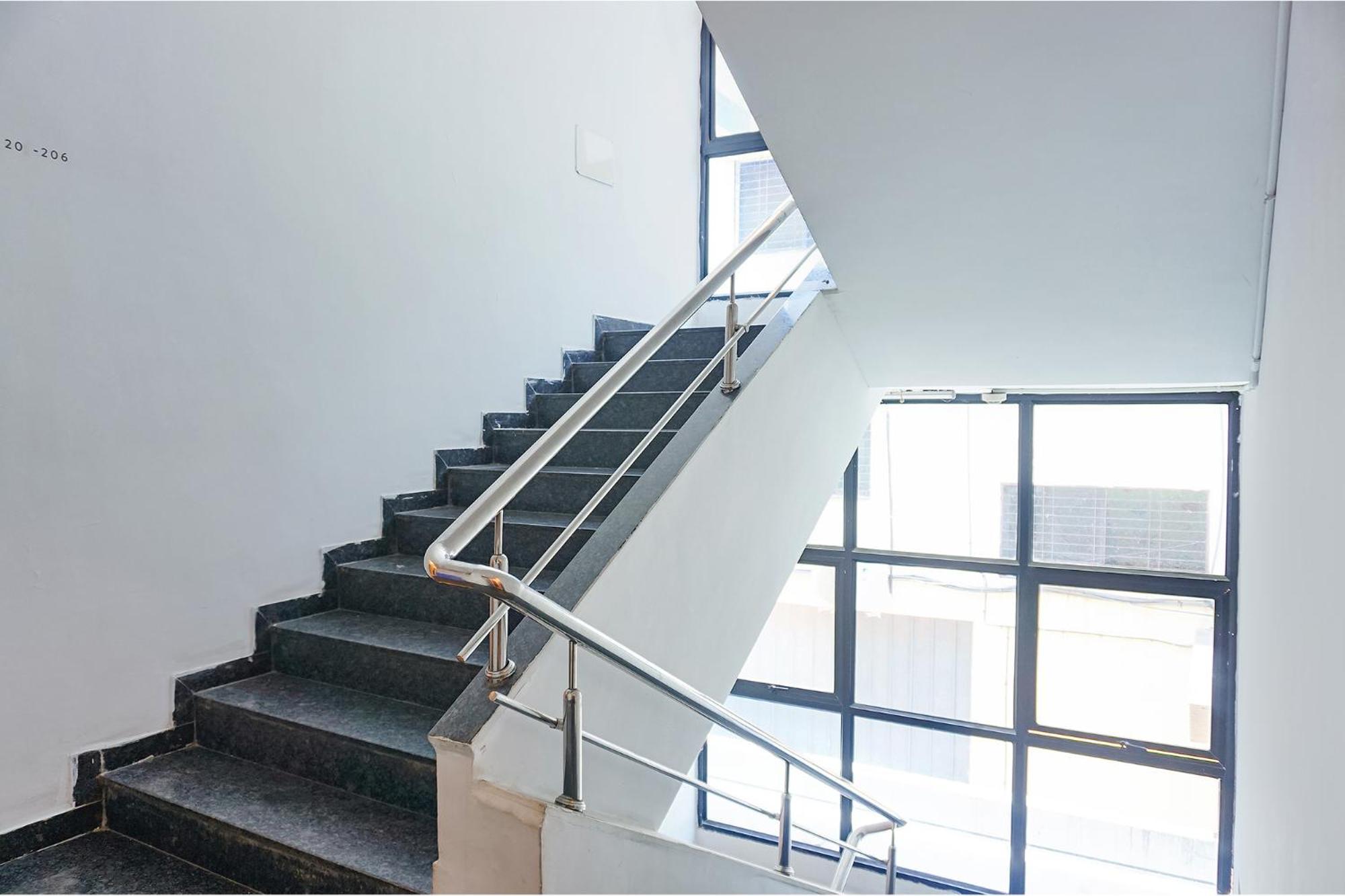 Fabhotel Aura Homes - Nr Khandoba Mandir Pimpri-Chinchwad Bagian luar foto