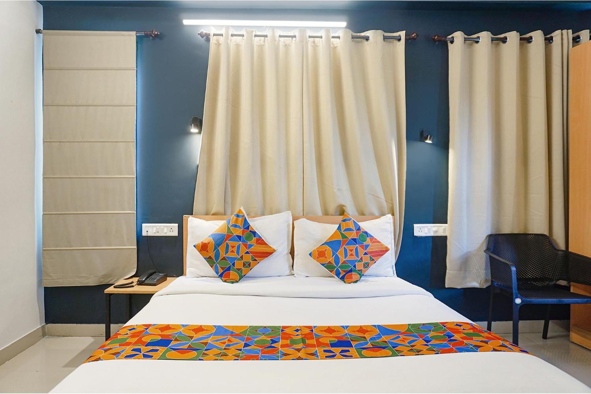 Fabhotel Aura Homes - Nr Khandoba Mandir Pimpri-Chinchwad Bagian luar foto