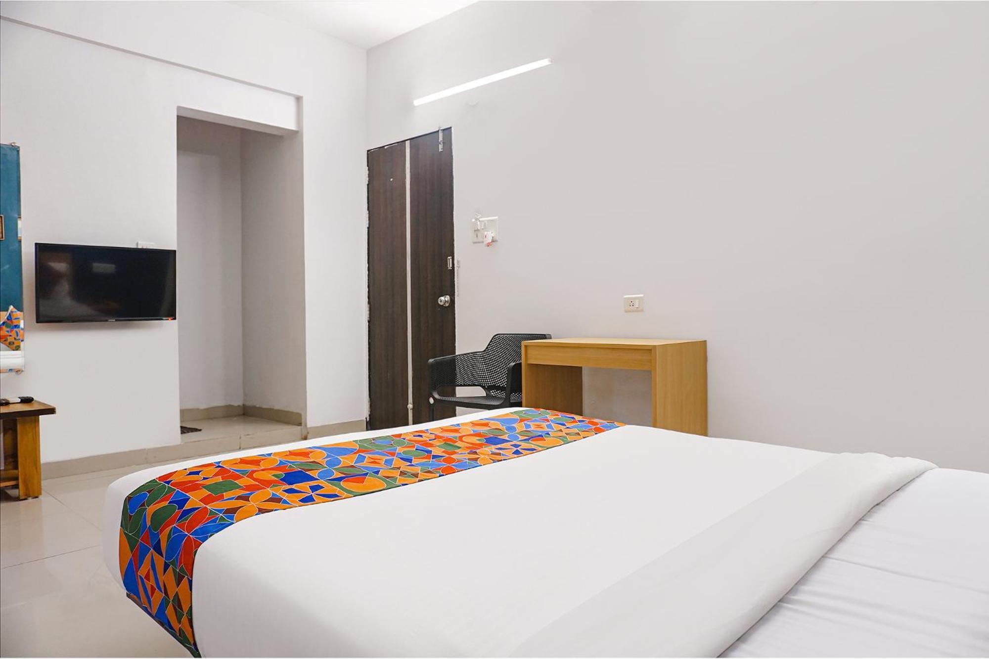 Fabhotel Aura Homes - Nr Khandoba Mandir Pimpri-Chinchwad Bagian luar foto